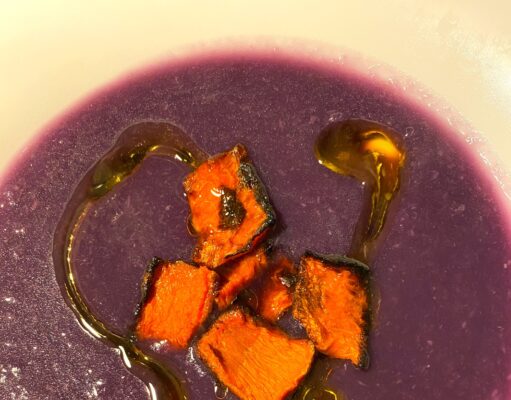 Cavolo Rosso: Vellutata con chips di zucca